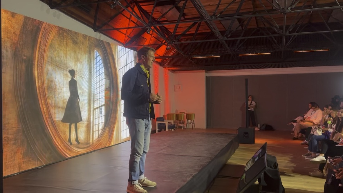 Peter Weltman on stage — executive presence and thought leadership | MOW